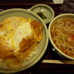 丸よし - カツ丼（ミニ更科そば付）