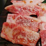 炭火焼肉enよしの本店 - トロカルビ。