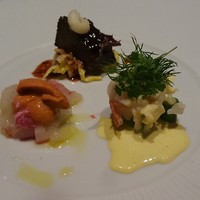 北新地 福多亭 The Ukai - 上　ちりめんキャベツと和牛の赤ワイン煮込み
                左　天然明石鯛のカルパッチョ
                右　アスパラガスとオマール海老の冷製