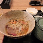 食事処 きたじま - 海鮮丼を半分位いただいたら出汁をかけてお茶漬けにして口に運ばせていただきました。
            
            お御馳走さまです。