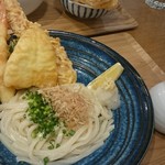 うどんダイニング 弥栄 - 海鮮天盛ぶっかけ