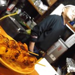 おんどり - これがとり皮のにんにく包み焼き。