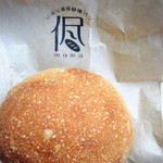 自家培養醗酵種パン 侭 - あんことクリームチーズ