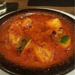 Kunsei wain ba kuruseta - 燻製鶏のトマト煮込み