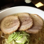 翔龍 - チャーシューは３枚も