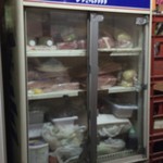 焼肉 はせ川 - 注文が入ると女将さんがここから食材を出していく・・魔法の冷蔵庫！？