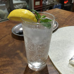 焼肉 はせ川 - ジンと肉(ジントニック）