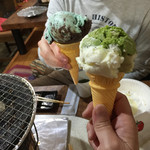 焼肉 はせ川 - サービスのアイス、ものすごいボリューム