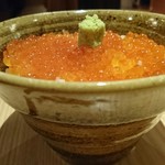 北の味紀行と地酒 北海道 - いくら丼は深いドンブリで、しっかりご飯が詰まってます。