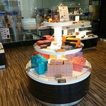 BON OKAWA 軽井沢チョコレートファクトリー - 店内のお土産売り場
