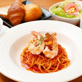 全てのランチに【パン・スープ・ライス食べ放題ビュッフェ付き】