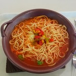 BE PLACE - バジルとモッツァレラチーズのトマトソースパスタ