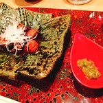 かわうち - 国産牛サーロイン 梅肉ソース  山葵の醤油和え