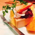 かわうち - 黒糖ムースのフルーツ添え