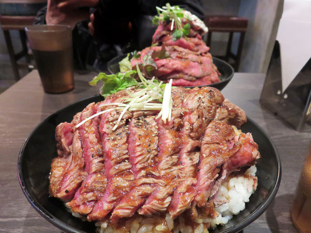 ステーキ丼大 ローストビーフ丼大 レッドロック博多大名店 By Hakata Ann レッドロック 博多大名店 Redrock 赤坂 丼もの その他 食べログ