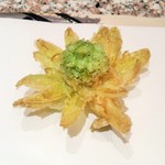 天麩羅 巽 - ブローチのようなふきのとう