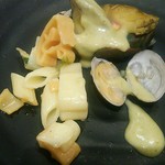 鮑のステーキ　春色菜の花ソース