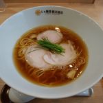 飯田商店 - 三大地鶏の醤油らぁめん
