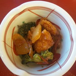 盛岡月が丘食堂 - 鶏皮とブロッコリーの甘煮