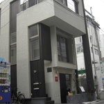 コーダリー - 場所の割に洒落た建物