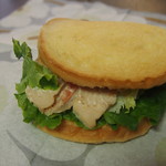 トーホーベーカリー - ﾗｳﾝﾄﾞｻﾝﾄﾞ(ささがきごぼう) 297円(税込)