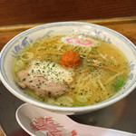 龍上海 - ラー博は俺の社員食堂。  赤湯からみそミニラーメソ！  なるとがキュート♡