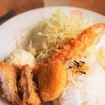 田なか屋 - エビフライとヒレカツとクリームコロッケで500円