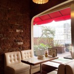 サンローゼ - 予約もできるみたいで、窓際は全て予約で埋まってました