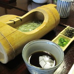 黒茶屋 - よもぎうどん