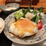 銀座ごだいご - 目玉焼きがのっています