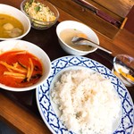 Laan Chang - レッドカレー・グリーンカレーセット　１０８０円