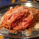 イル・プルチネッラ - 京丹波産フロマージュブランのトマトソーススパゲティ