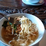 Cikgo Tanah Lot Restaurant　 - 乾麺でまさに即席ラーメン。
