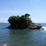 Cikgo Tanah Lot Restaurant　 - 岩場の上に造られたタナロット寺院。