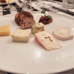 マークス ガストロノミー&ワイン - 追加でチーズの盛り合わせ (+¥1200)