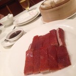 Celestial Court Chinese Restaurant - 子豚ロースト