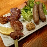 串もん利げん - ボイルソーセージ & タン（串）