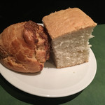 ワインレストラン ドミナス - シューパンとフォカッチャ