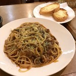 なかおか珈琲 中之島店 - パスタセット ボロネーゼ(チーズバゲット、ドリンク付き)