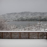 徳山鮓 - 食事処のテラスから余呉湖を望む