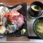 海さくら - 海鮮丼 並＝９８０円