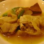 Aruko Risuta - 牛タン、鶏モモ、豚足の煮込み（1.200円）