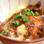 焼鳥スエヒロガリ - モツ煮とオムライス（小ぶり）。モツ煮をもっと頂きたい！