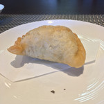 クロモリ - 漢方牛の揚げ餃子