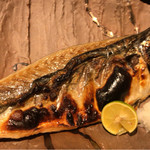 魚肴食堂 魚ふじ - サバは25センチ越えの半身です