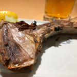 大衆海鮮居酒屋 おっ魚 - まぐろのカマ焼き 390円。