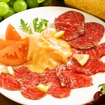 イタリアン居酒屋 Tino - 【春季限定】馬肉のカルパッチョ