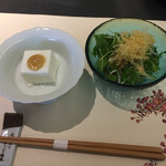 梅の花 - 小鉢と豆腐サラダ