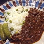 椿三十郎 - グリンピースの炊き込みご飯と自家製スパイシーカレーでカレーライス