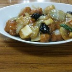 香蘭 - 黯が強めの酢豚赤板と白ネギの入った酢豚
